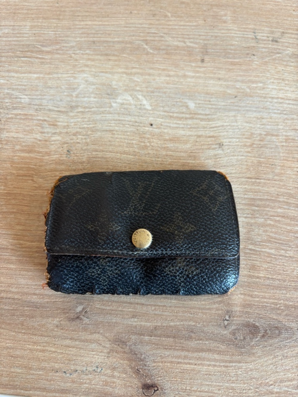 Authentic Louis Vuitton monogram key holder